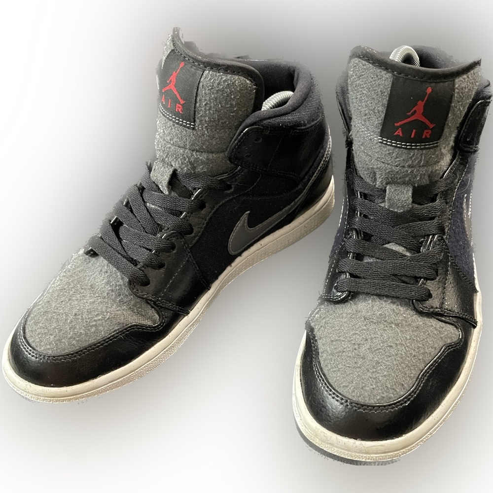 NIKE AIR JORDAN 1 MID SE WINTERIZE SIZE MENS 9.5 EUC